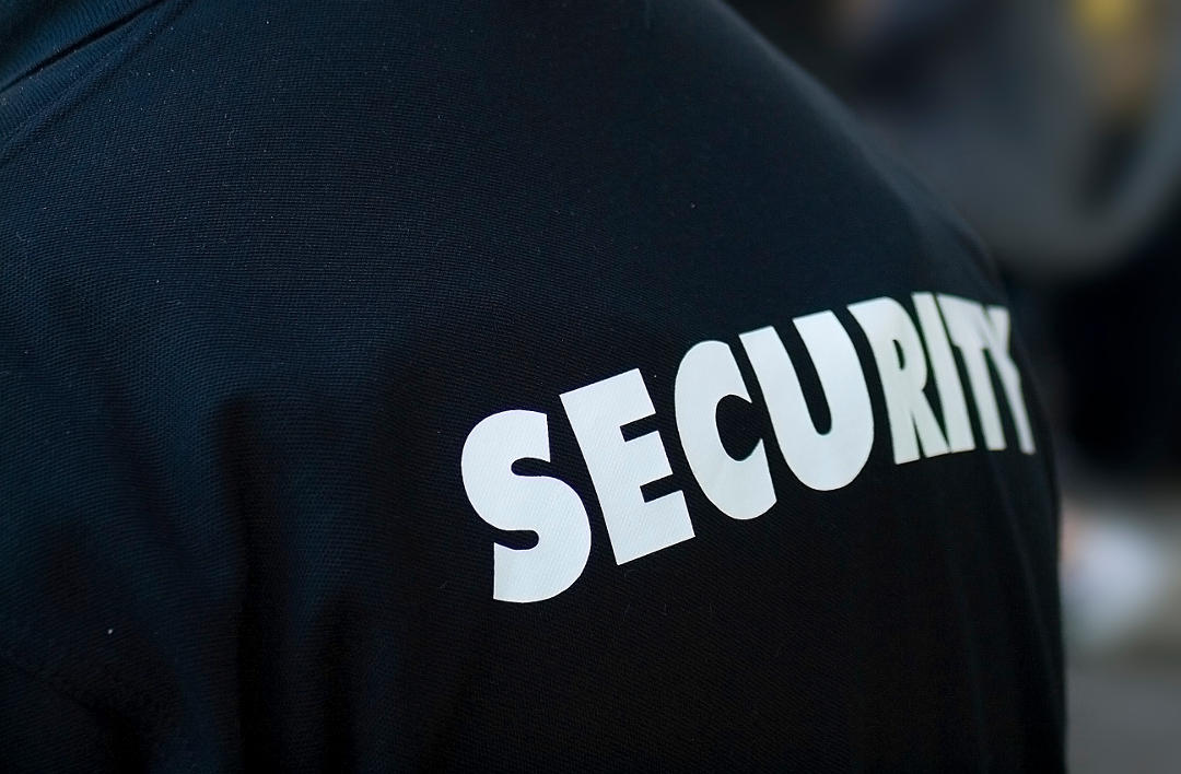 Photo by /photographer/Thoursie-58520 Hans Thoursie from https://freeimages.com tee-shirt sécurité